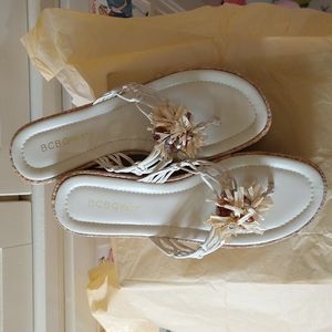 NIB BCBGirls straw sandals Sz 8.5 👡